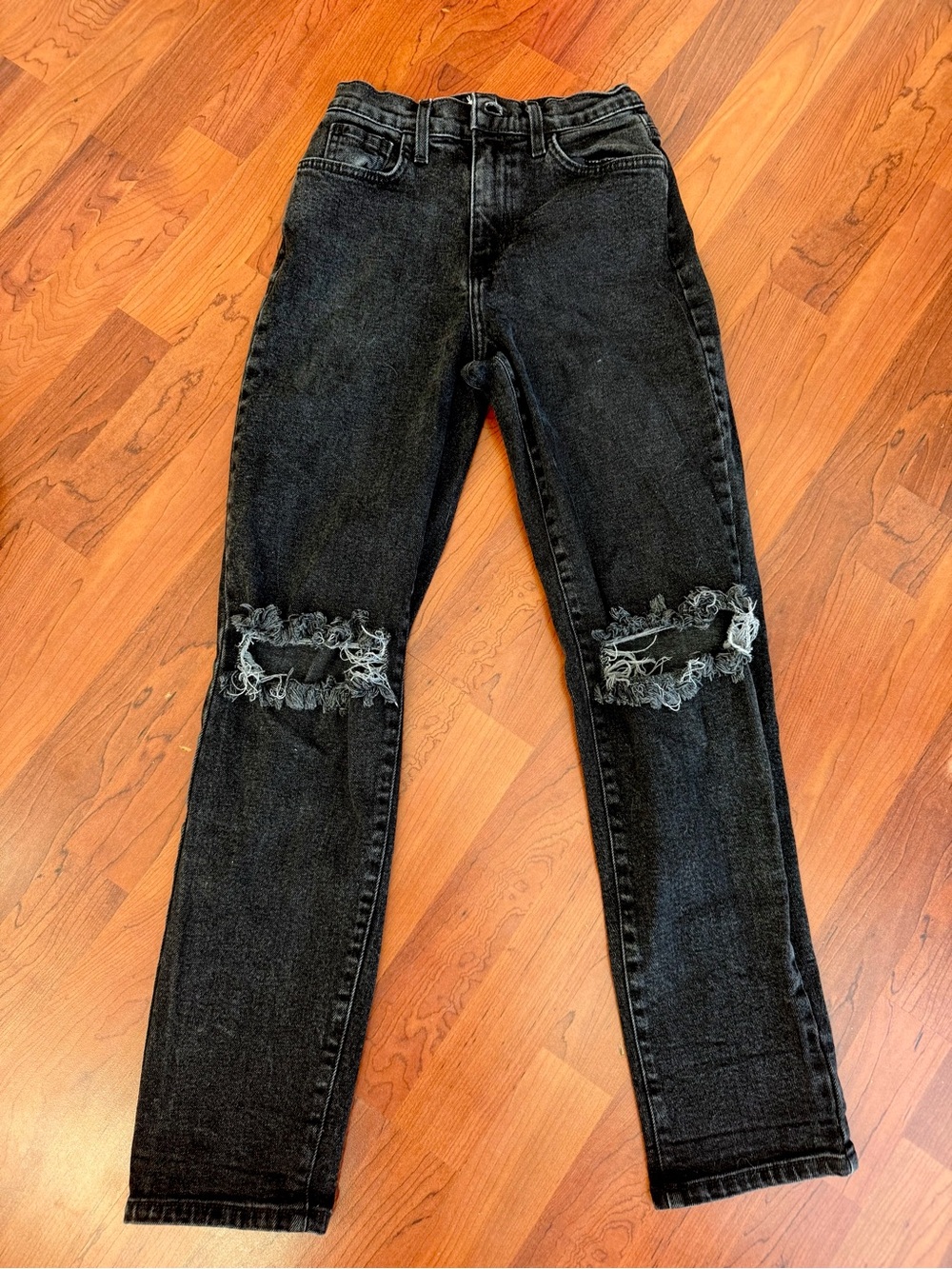 Black Distressed Knee-Rip Jeans | Size 24